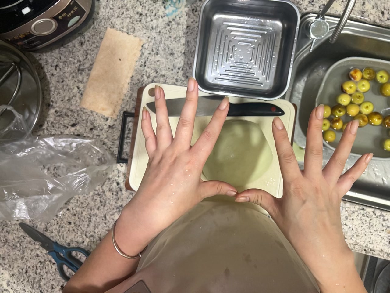 Cutting Melon first-frame poster