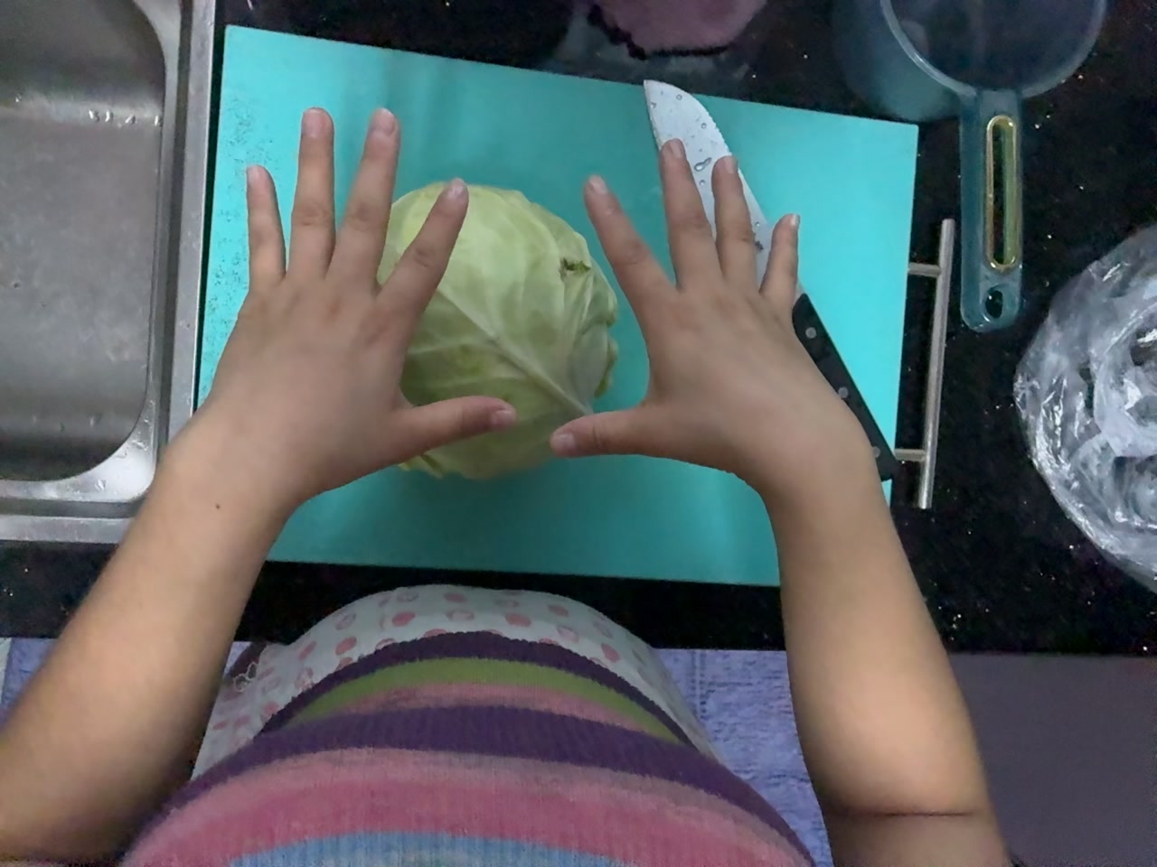 Tearing and Washing Cabbage first-frame poster