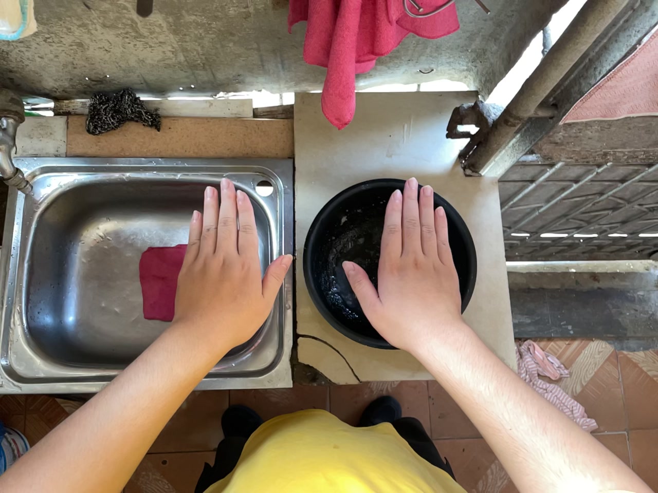 Washing a Rice Cooker Pot first-frame poster